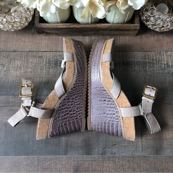 Tory Burch Brenden Crocodile Wedge - Picture 8 of 13